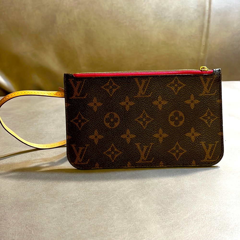 Louis Vuitton Neverfull Pouch